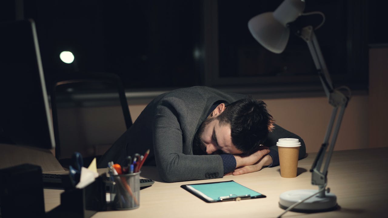 How Sleep Anxiety Is Costing Employers how sleep anxiety is costing employers